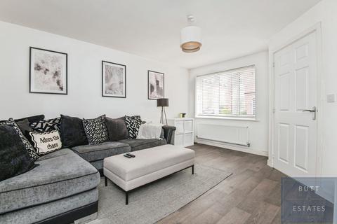 14 Buzzard Way, Cranbrook, Exeter, EX5 7GX