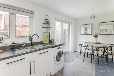 14 Buzzard Way, Cranbrook, Exeter, EX5 7GX