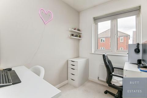 14 Buzzard Way, Cranbrook, Exeter, EX5 7GX