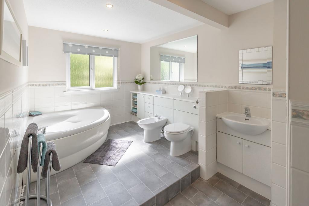 Ensuite