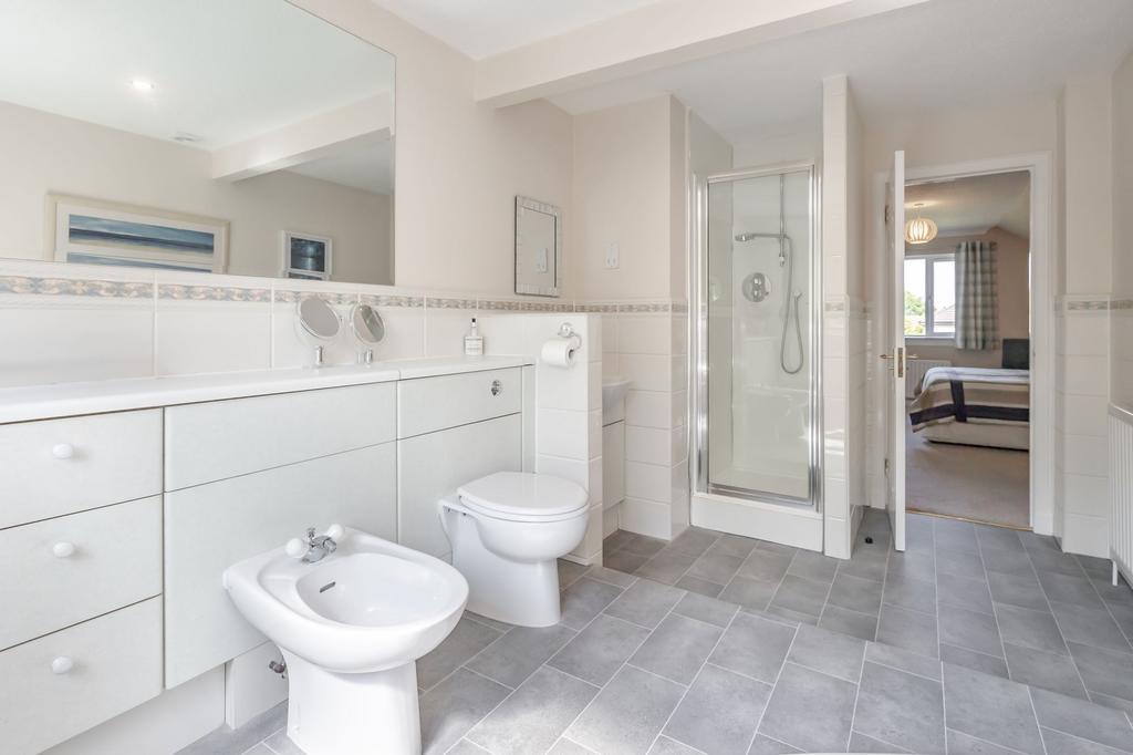 Ensuite