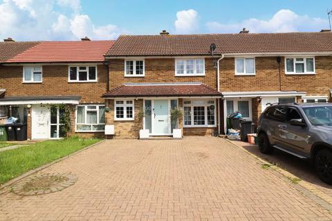 3 bedroom terraced house for sale, Falkenham Row, Fryerns, Basildon, Essex, SS14
