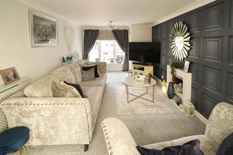 3 bedroom terraced house for sale, Falkenham Row, Fryerns, Basildon, Essex, SS14