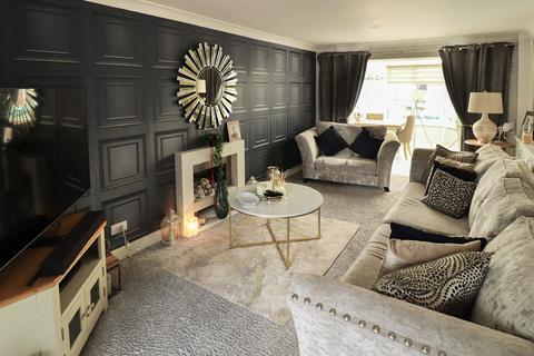 3 bedroom terraced house for sale, Falkenham Row, Fryerns, Basildon, Essex, SS14