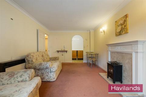 1 bedroom flat for sale, Homewillow Close, London