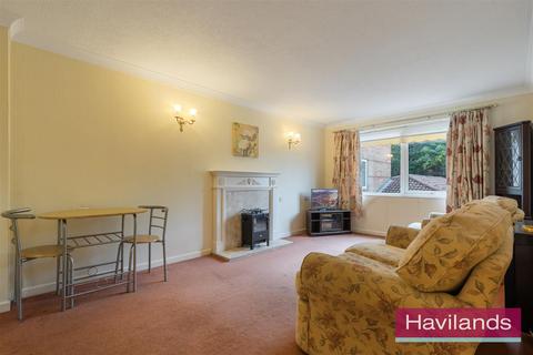 1 bedroom flat for sale, Homewillow Close, London