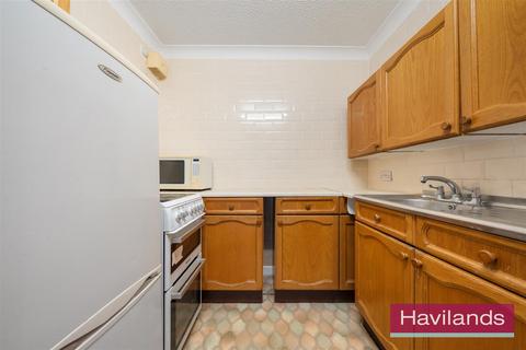 1 bedroom flat for sale, Homewillow Close, London