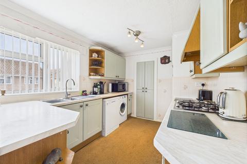 2 bedroom flat for sale, Lyndhurst Road, Corringham, SS17