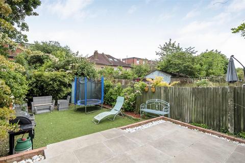 152 Dora Road, London, SW19 7HJ