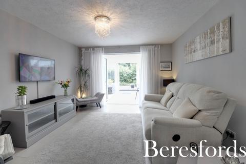 11 Greding Walk, Hutton, Brentwood, CM13 2UF