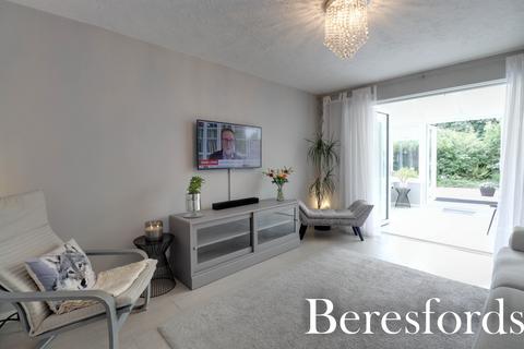 11 Greding Walk, Hutton, Brentwood, CM13 2UF