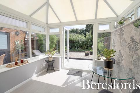 11 Greding Walk, Hutton, Brentwood, CM13 2UF