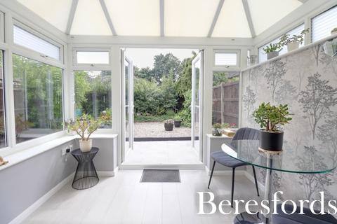 11 Greding Walk, Hutton, Brentwood, CM13 2UF