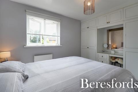 11 Greding Walk, Hutton, Brentwood, CM13 2UF