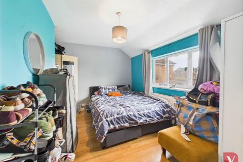 2 bedroom semi-detached house for sale, Chesford Road, Luton LU2