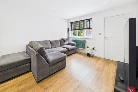 undefined, Renshaw Close, Luton LU2