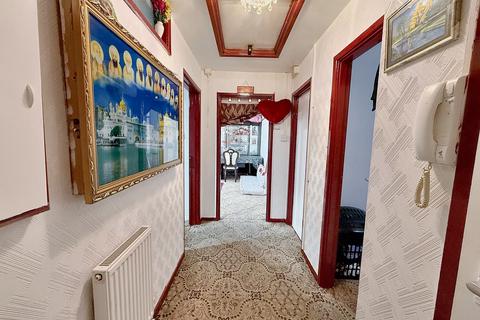 undefined, Fern Grove, FELTHAM TW14