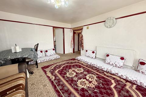 undefined, Fern Grove, FELTHAM TW14