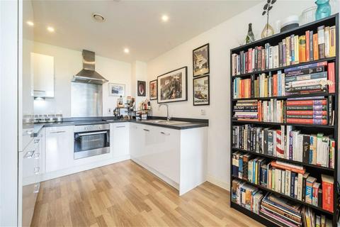 1 bedroom flat for sale, Bloemfontein Road, London W12