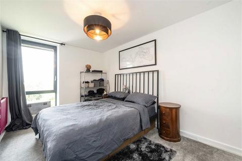 1 bedroom flat for sale, Bloemfontein Road, London W12