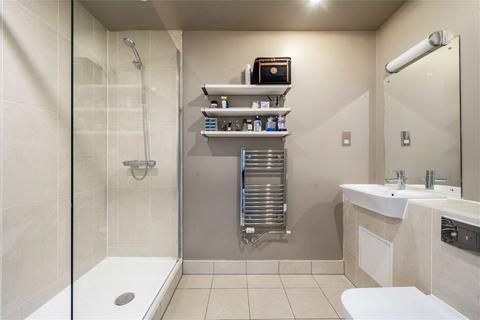 1 bedroom flat for sale, Bloemfontein Road, London W12