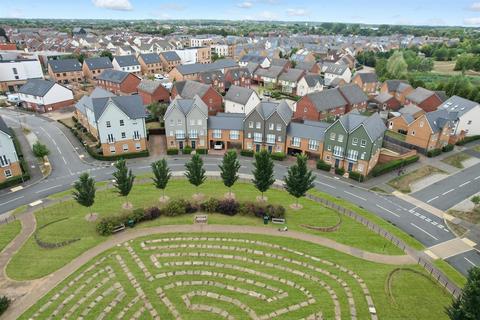 4 bedroom semi-detached house for sale, Carmania Circle, Brooklands, Milton Keynes