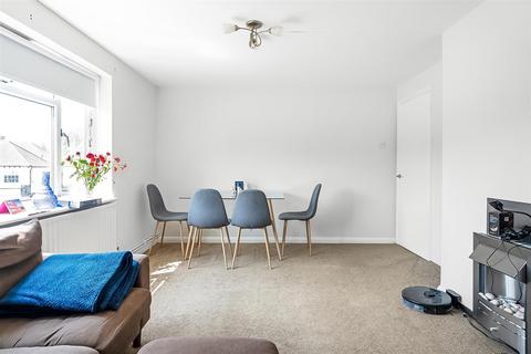 59 Eastgate, Banstead, SM7 1RP