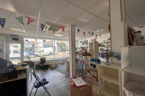 Retail property (high street) to rent, 8 Longridge Ave Saltdean BN2 8LH