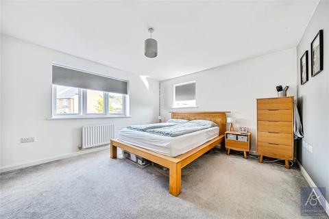 7 Becketts Lane, Steeple Claydon, Buckingham, MK18 2GQ