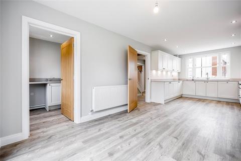 4 bedroom semi-detached house for sale, Mountbatten Park, North Baddesley, Southampton, Hampshire, SO52