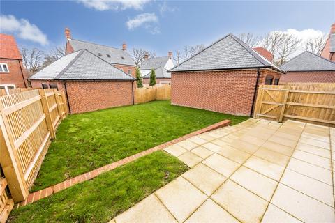 4 bedroom semi-detached house for sale, Mountbatten Park, North Baddesley, Southampton, Hampshire, SO52