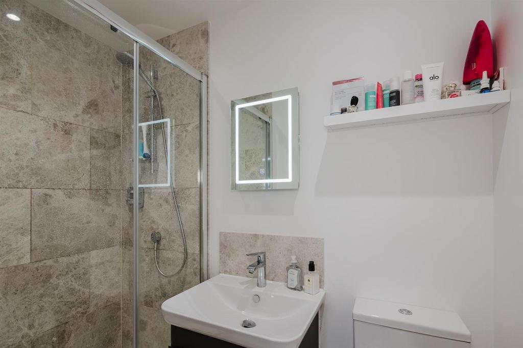 Bed 1 En Suite