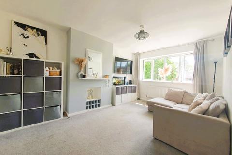 8 Vicarage Fields, Walton-on-thames, KT12 2EL