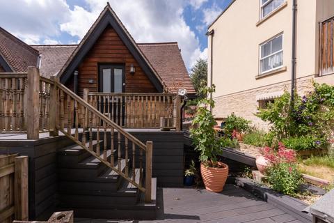 2 bedroom house to rent, Mile End London Road, Bath BA1
