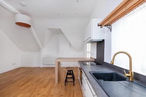 2 bedroom house to rent, Mile End London Road, Bath BA1