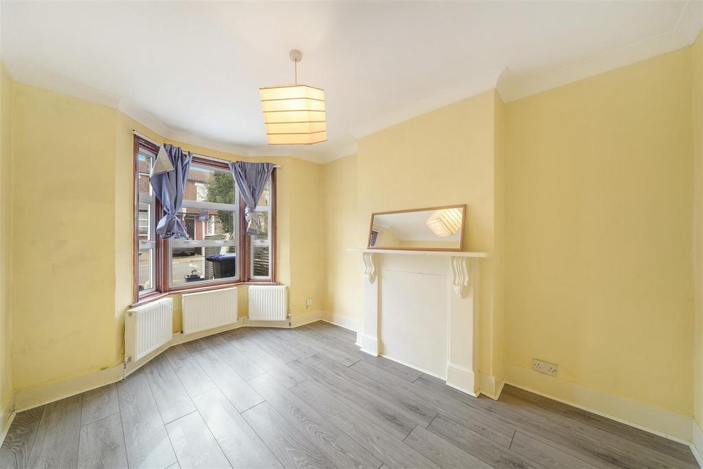 Reception room/bedrooms