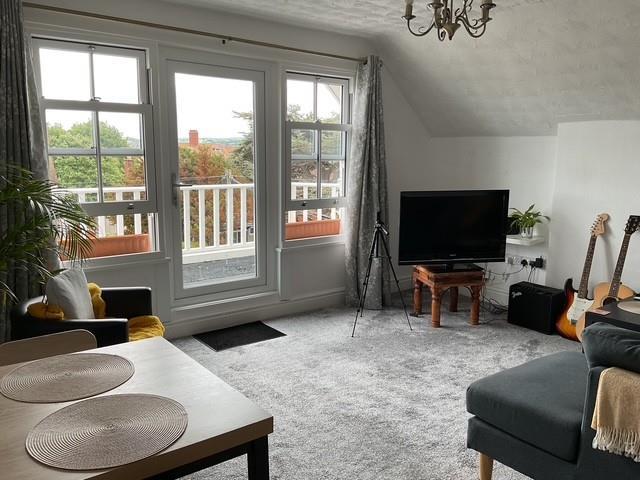 Flat 6 West Mains Court - Living Room 2.jpg