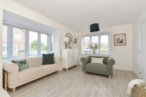 3 bedroom semi-detached house for sale, Oriel Road, Horsham RH12