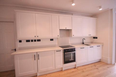 Studio to rent, No Deposit Option, Shenfield Road, Brentwood, CM15
