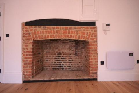 Studio to rent, No Deposit Option, Shenfield Road, Brentwood, CM15