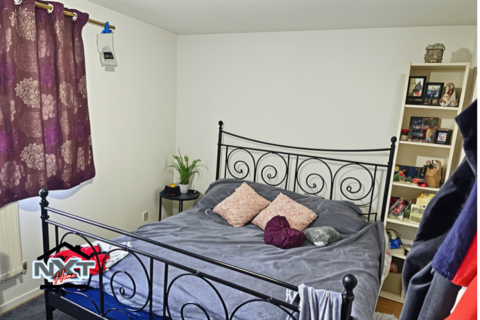 43 Winsbeach, London, E17 3RQ