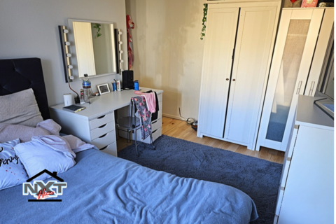 43 Winsbeach, London, E17 3RQ