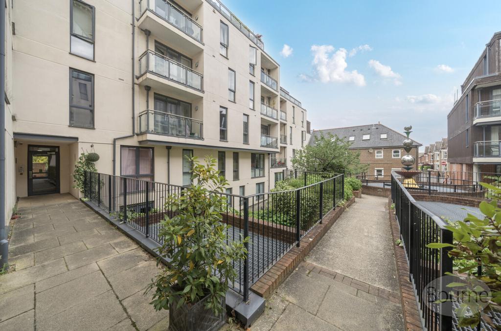3e246841-07f3-405...