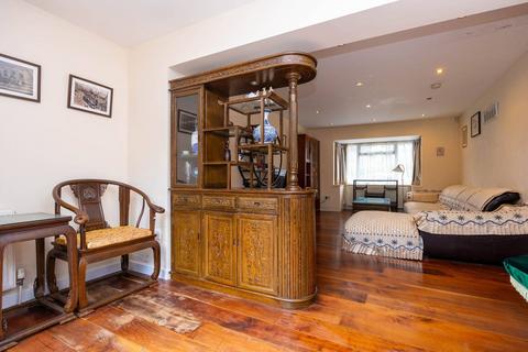 28 Ardmore Avenue, Guildford, GU2 9NJ