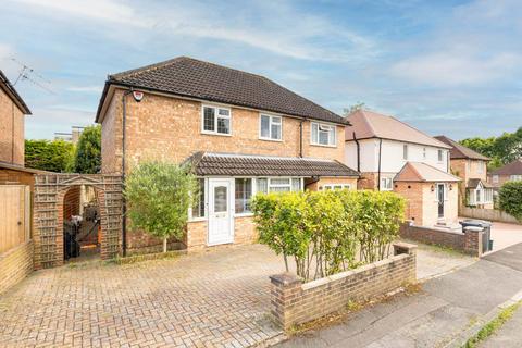 28 Ardmore Avenue, Guildford, GU2 9NJ