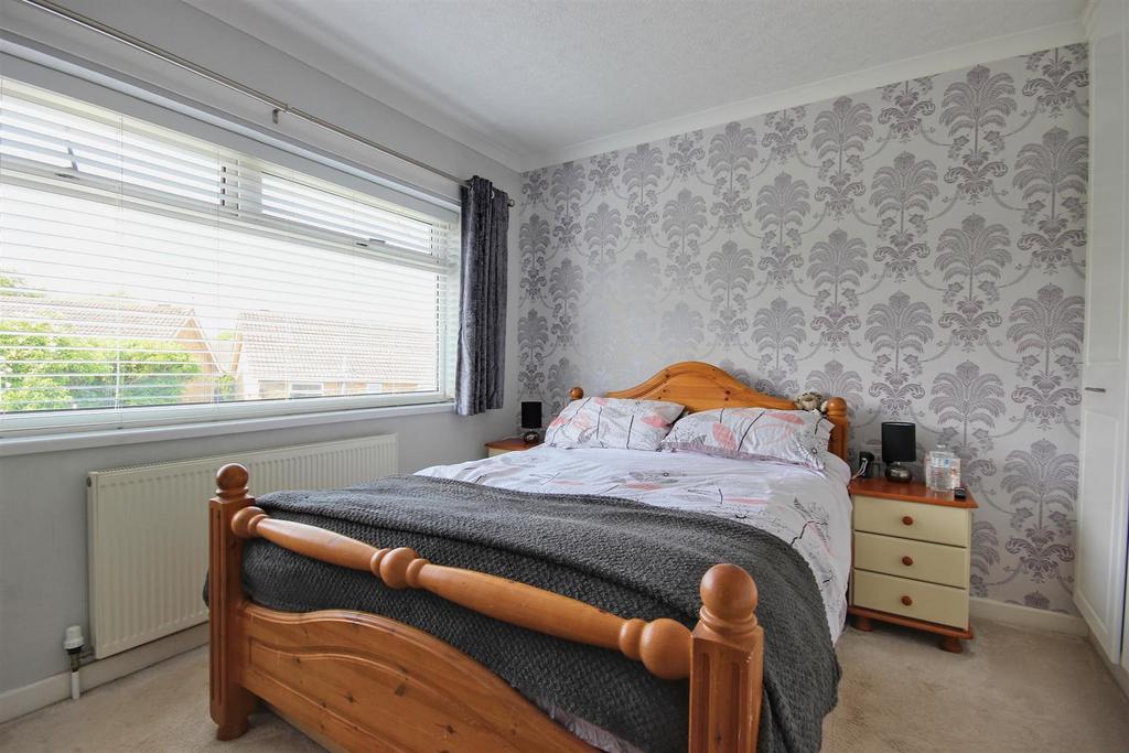Bedroom 2 (rear)
