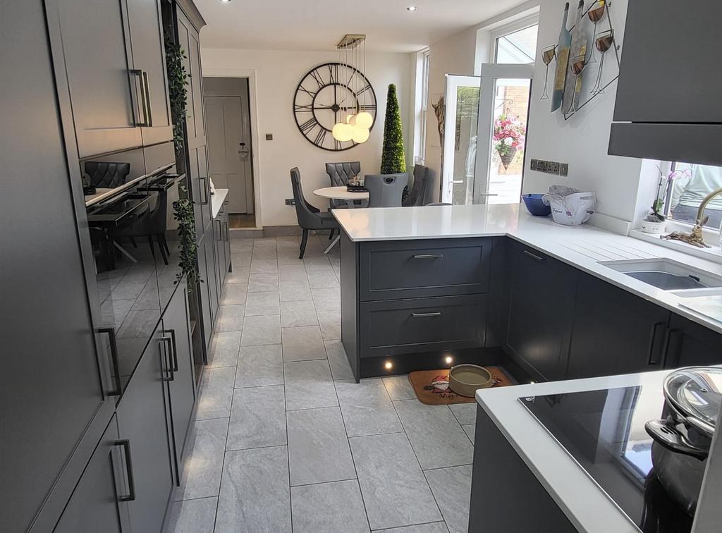 4 Bedroom Semi Detached for Sale
