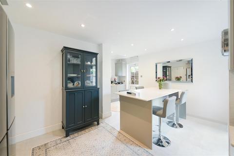 4 bedroom detached house for sale, Ripley Way, Epsom