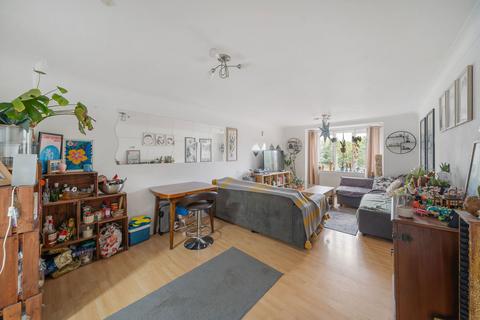 Flat 5, 1 Arborfield Close, London, SW2 3NX