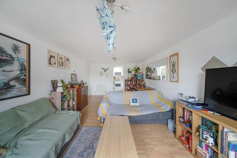 Flat 5, 1 Arborfield Close, London, SW2 3NX